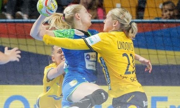 Slovenske rokometašice v polnem Zlatorogu nemočne proti Švedinjam