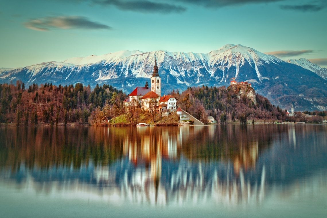 Na Bledu se v petek začenja obogatena Zimska pravljica