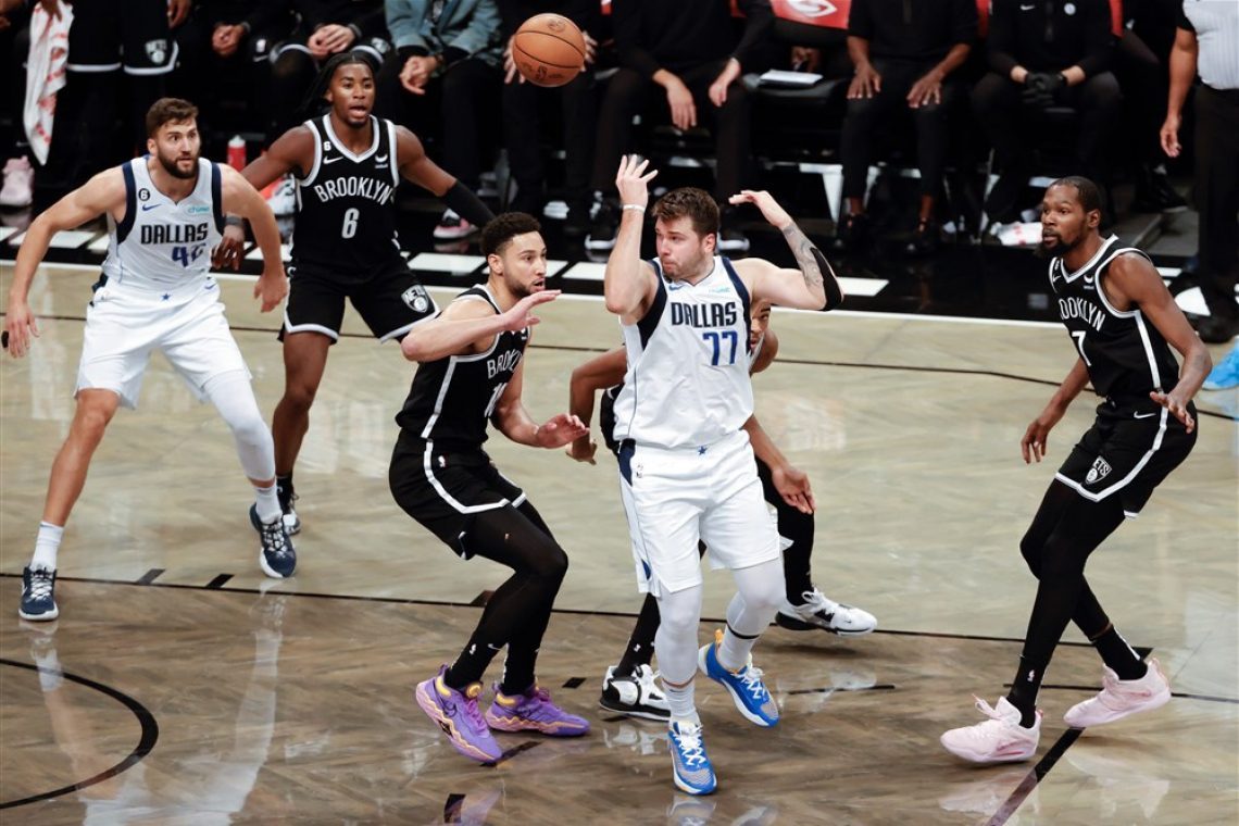 Dončićev Dallas dlje časa brez poškodovanega Kleberja