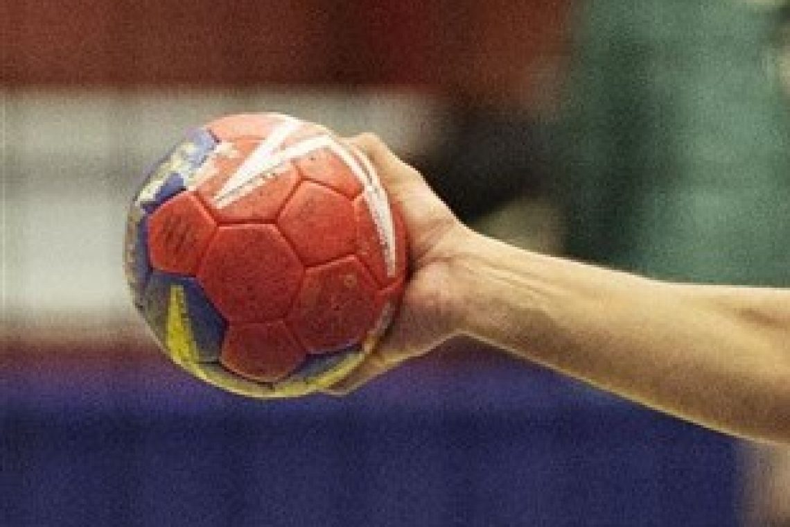 Slovenski in francoski rokometaši za prvo mesto v skupinskem delu