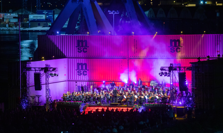 Čez mesec Simfonija Kopra s Slovensko filharmonijo 