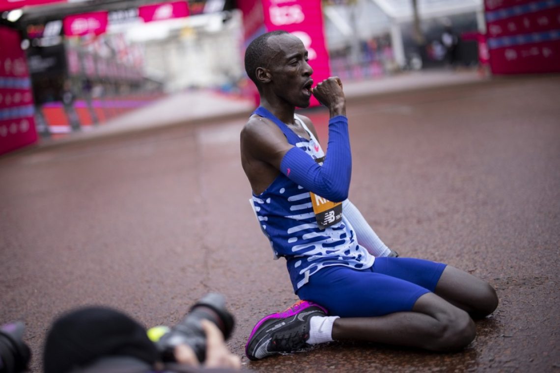 Kiptum v Chicagu postavil nov svetovni rekord v maratonu