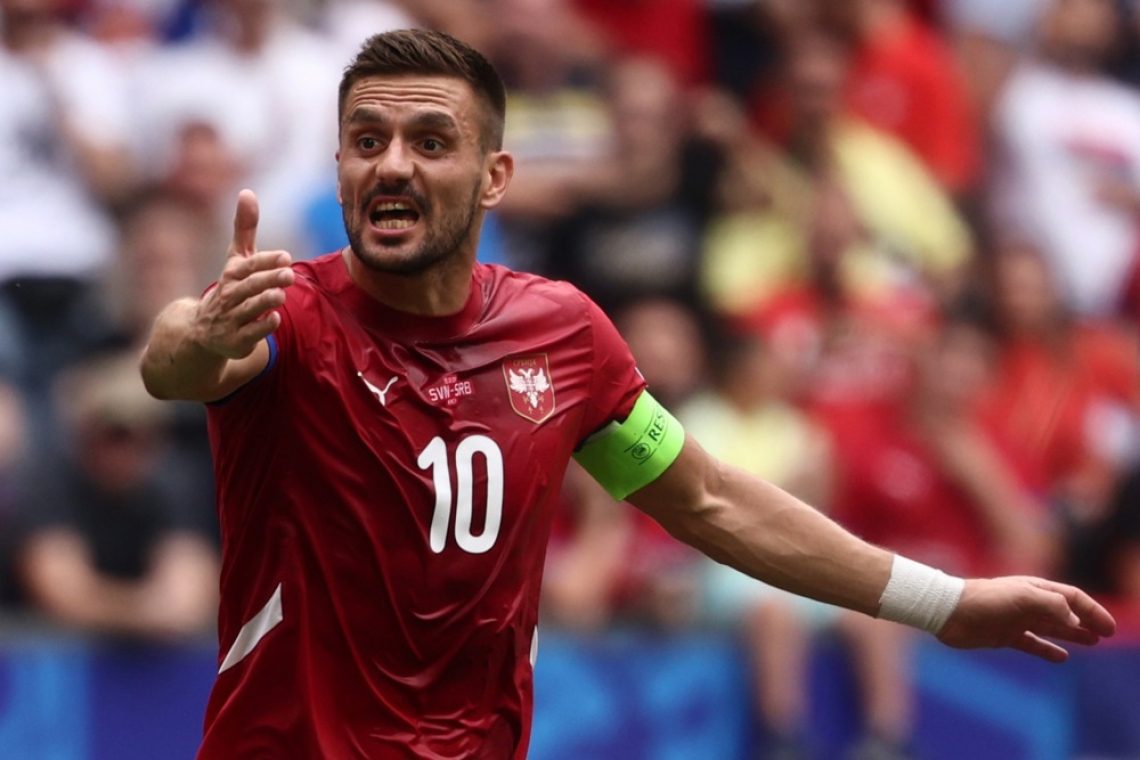 Navijači izžvižgali Srbe, Tadić kljub vsemu ponosen