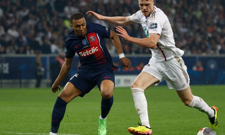 Everton za 20 milijonov pripeljal irskega branilca