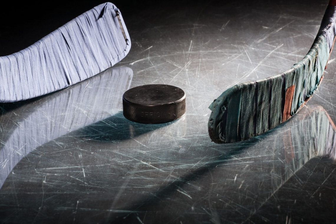 Slovenska hokejska reprezentanca je v tekmi prijateljskega turnirja v Budimpešti po kazenskih strelih izgubila s Poljsko z 1:2 