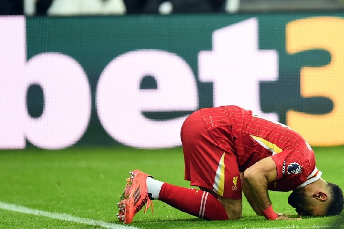 Nagradi za najboljšega igralca in trenerja meseca novembra v Premier League romali v Liverpool