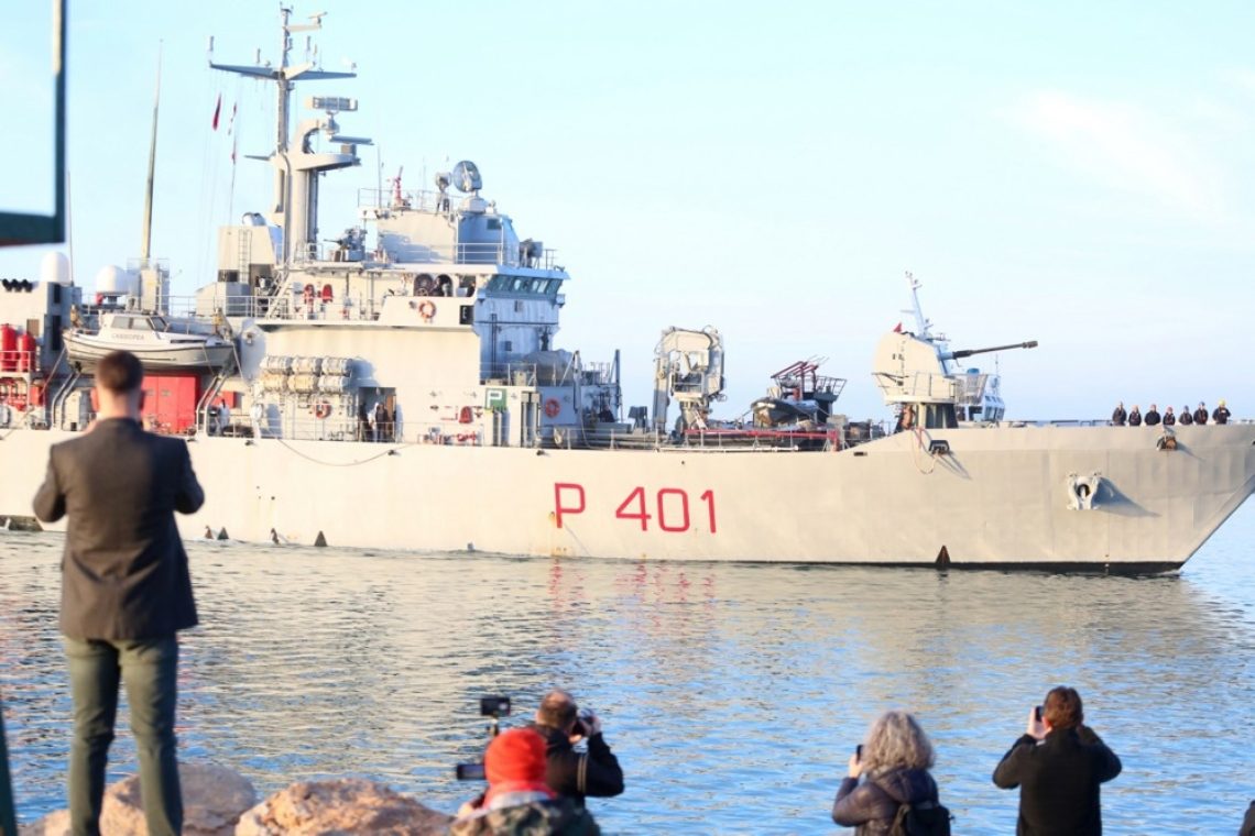 Italija v Albanijo prepeljala novo skupino migrantov