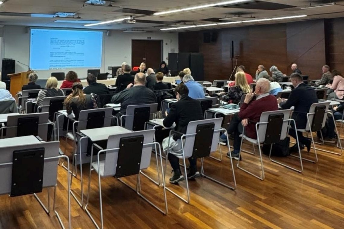 Svetniki na januarski redni seji obravnavali ključne projekte in sprejeli pomembne odločitve