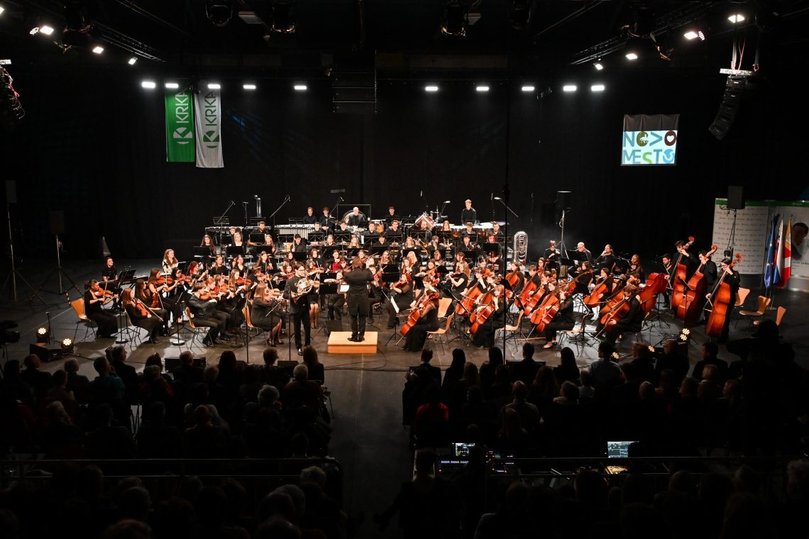 Novomeški simfonični orkester znova navdušil