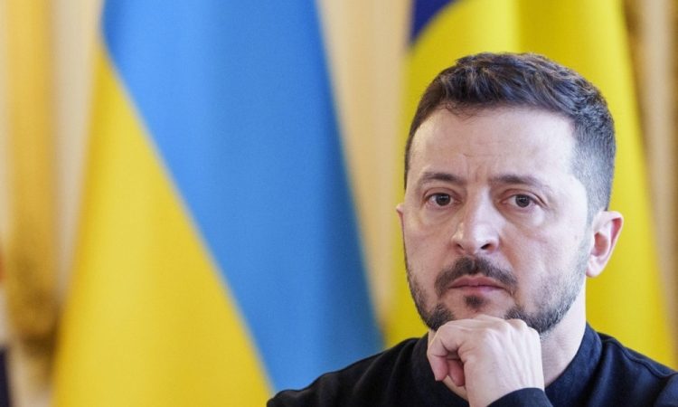 Zelenski: Kdor želi pogajanja, ne napada z balističnimi raketami