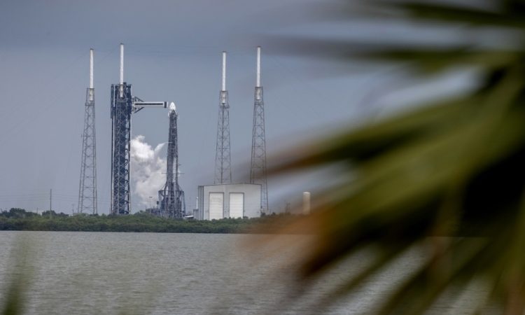 Astronavta se po devetih mesecih na ISS vračata na Zemljo