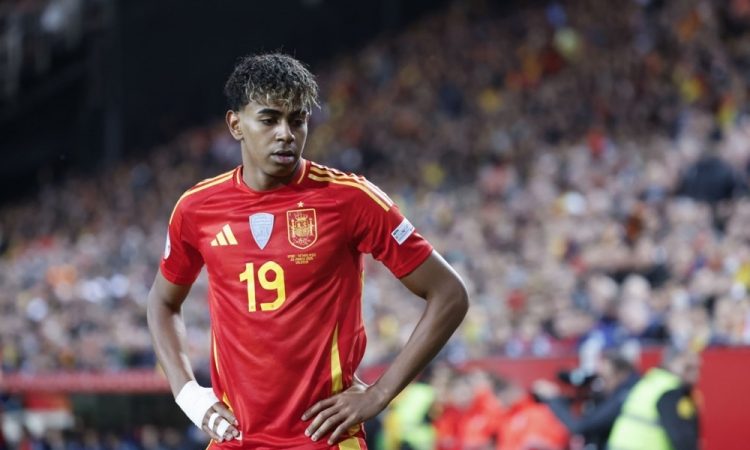 Med Yamalom in Van der Vaartom se razvnela javna polemika
