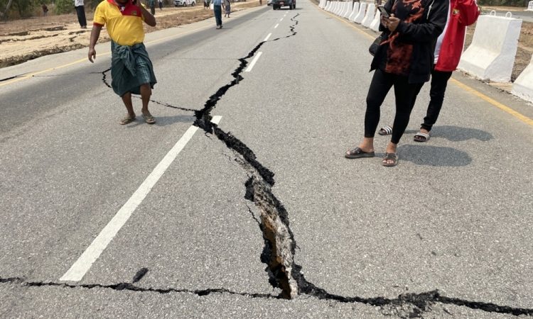 Potres z magnitudo 7,7 prizadel Tajsko in Mjanmar, v Bangkoku ujetih več deset delavcev