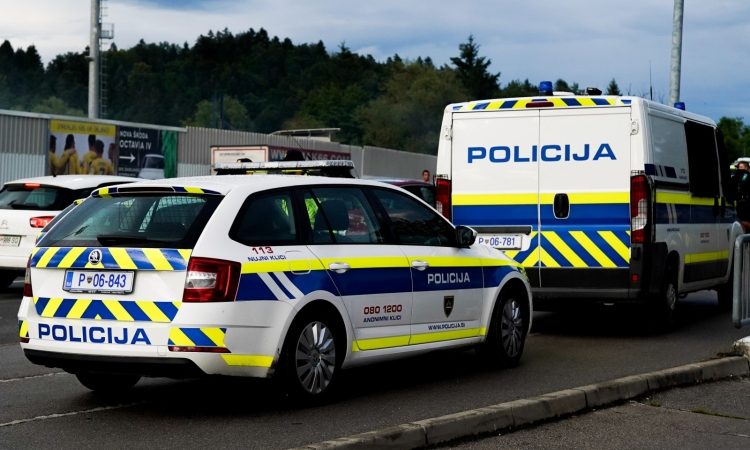 Hrvaški zapornik pobegnil skozi okno koprskega sodišča