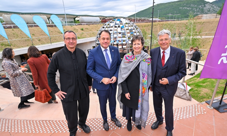 Minister Arčon in deželni glavar Kaiser odprla kupolo Ingeborg Bachmann v Novi Gorici
