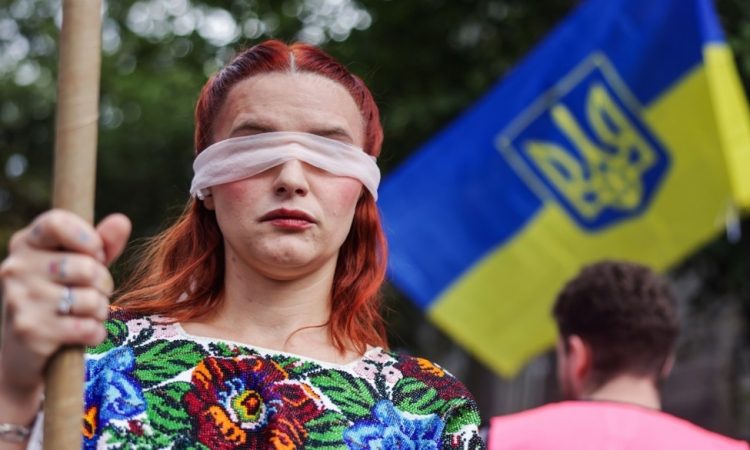 V Ukrajini množični protesti zaradi podreditve protikorupcijskih organov