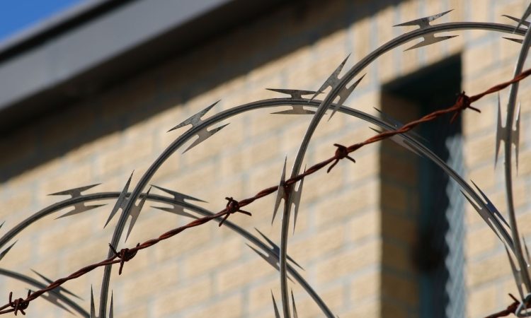 Napad na 19-letnega Slovenca v Poreču: Hrvaška policija vložila še štiri kazenske ovadbe