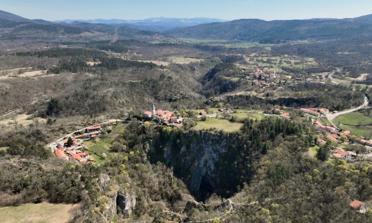 Unescovo biosferno območje Kras preimenovano v Škocjanske jame in razširjeno na štiri občine