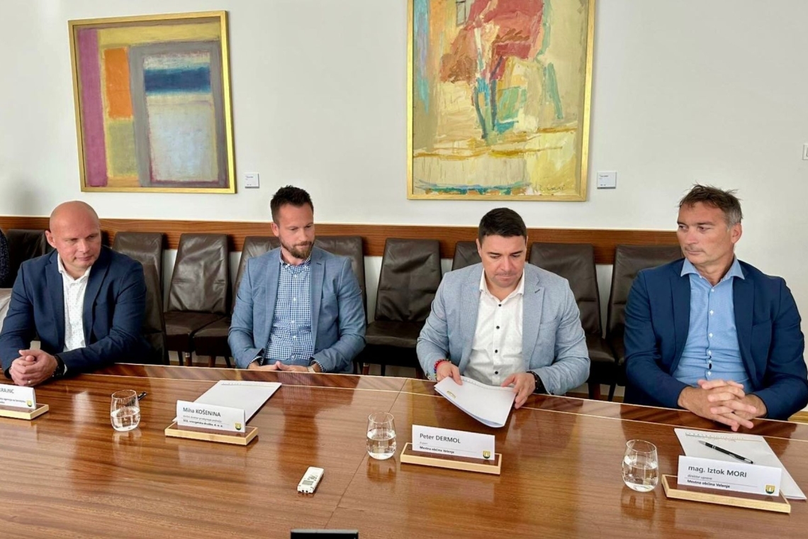 V Velenju nameščajo 13 novih sončnih elektrarn, prihranek ocenjen na štiri milijone evrov