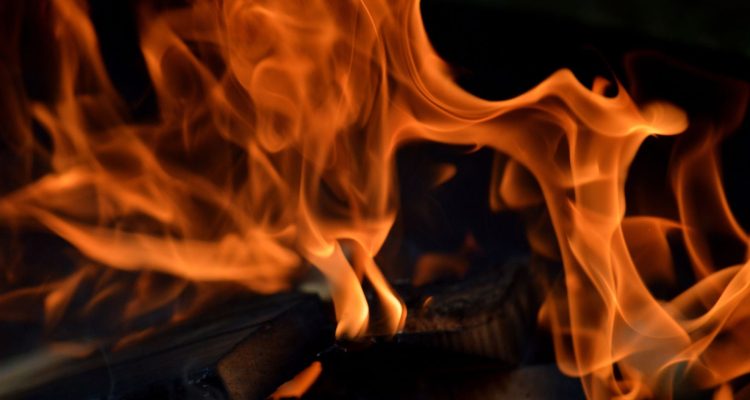 V požaru v domu za ostarele v Tuzli umrlo deset ljudi