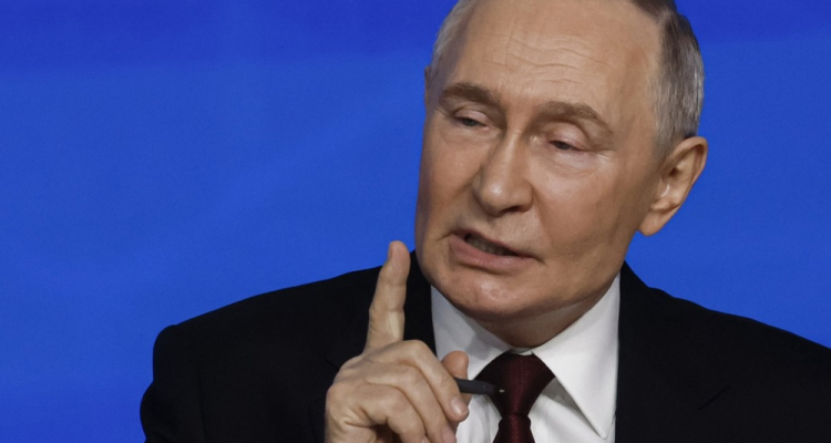 Putin napoveduje nove vojaške uspehe in opozarja na posledice zamrznitve ruskih sredstev