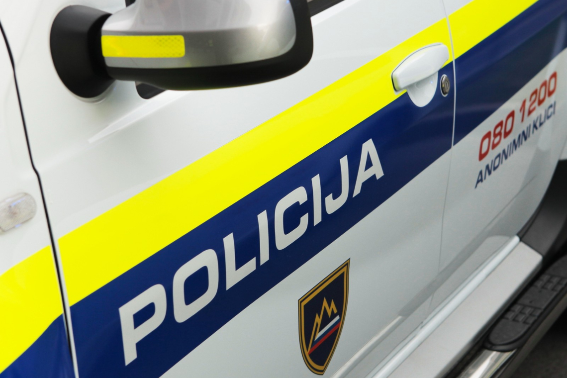 Vlomil večkrat v eni noči, bežal po avtocesti