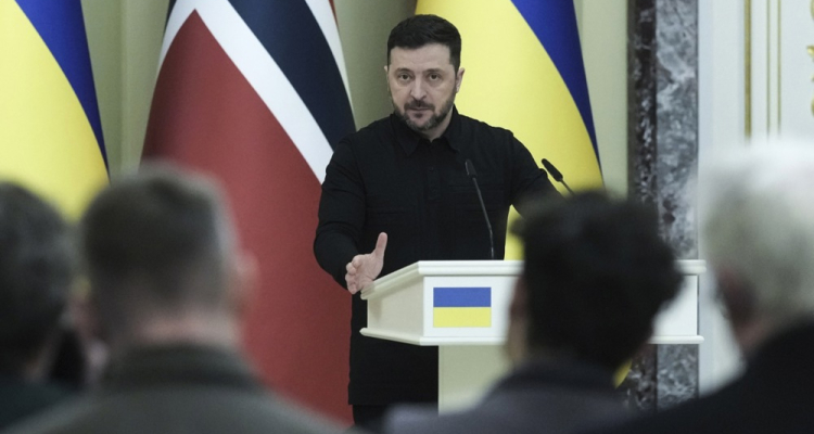 Zelenski pred novimi pogovori z ZDA govoril s Trumpom