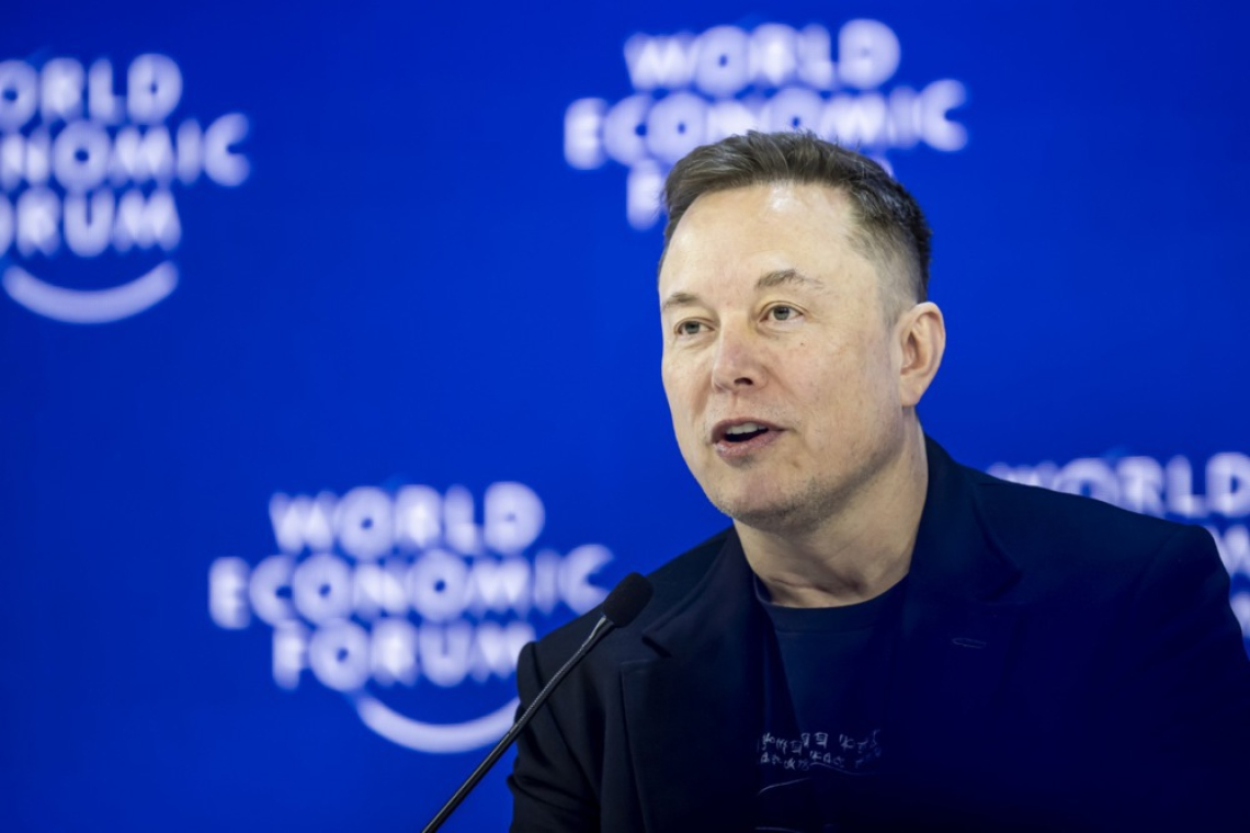 Musk ponudil plačilo varnostnikov na letališčih, Bela hiša ponudbo zavrnila